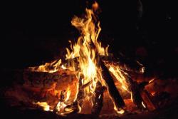 burn to ashes jelentese magyarul