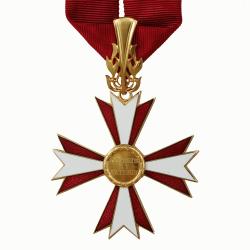 honours of war jelentese magyarul