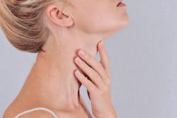 throat pain jelentese magyarul